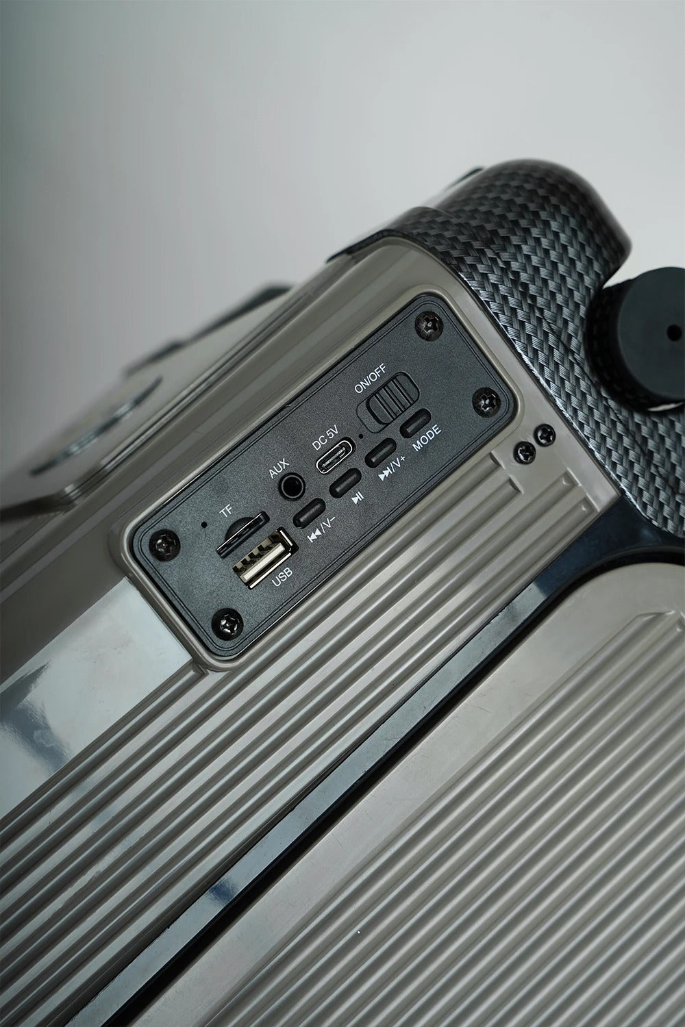 4-Wheel Smart Ride-On Suitcase